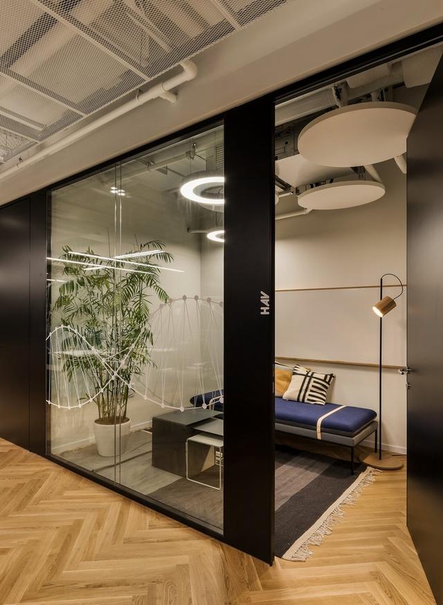 辦公空間:***生物科技公司工業風格辦公室設計